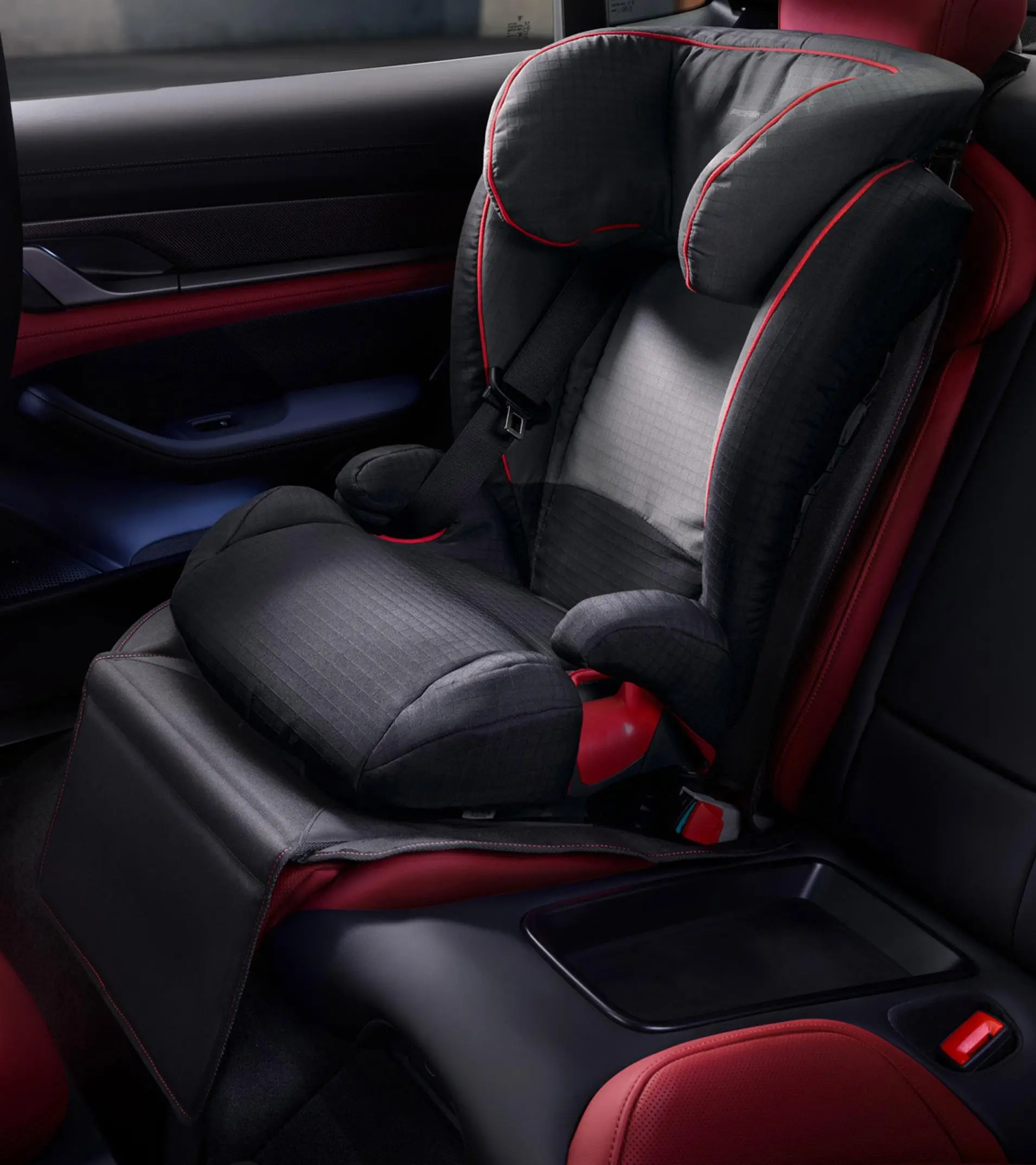 Porsche Child Seat Mat | PORSCHE SHOP