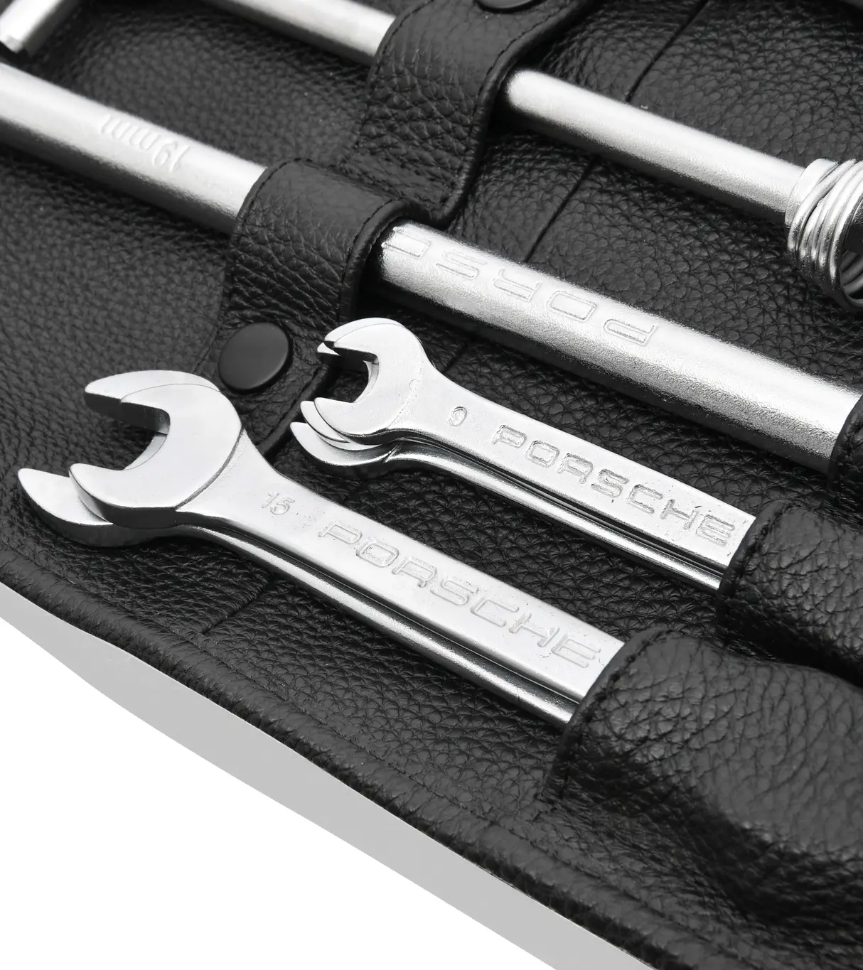 Porsche car care for your Porsche | PORSCHE SHOP