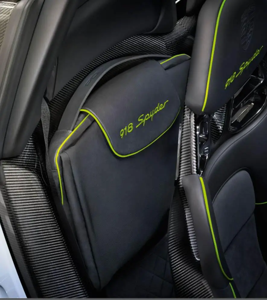 918 Spyder travel set (3-piece) | PORSCHE SHOP