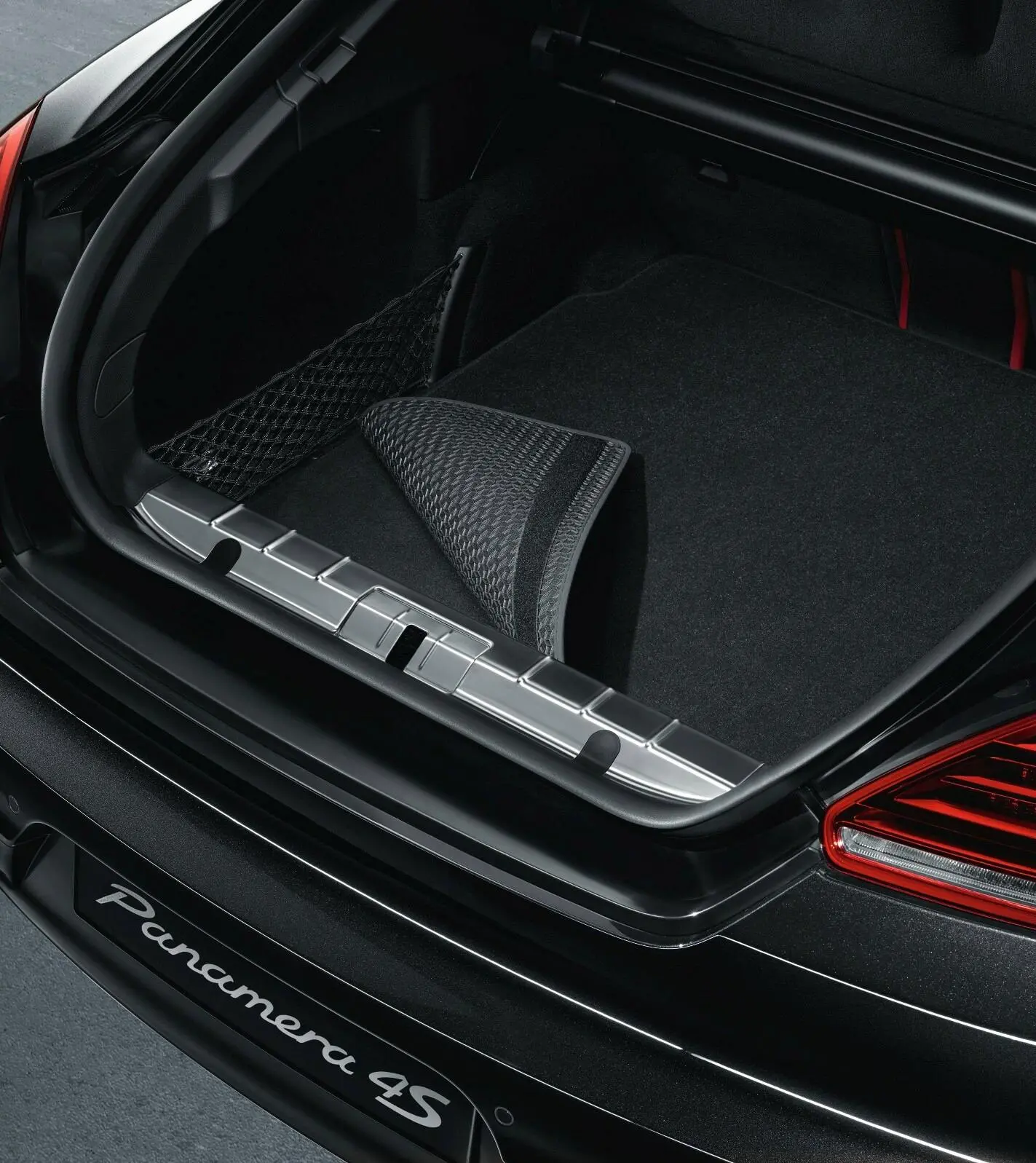 Porsche Reversible Luggage-Compartment Mat for Panamera | PORSCHE SHOP