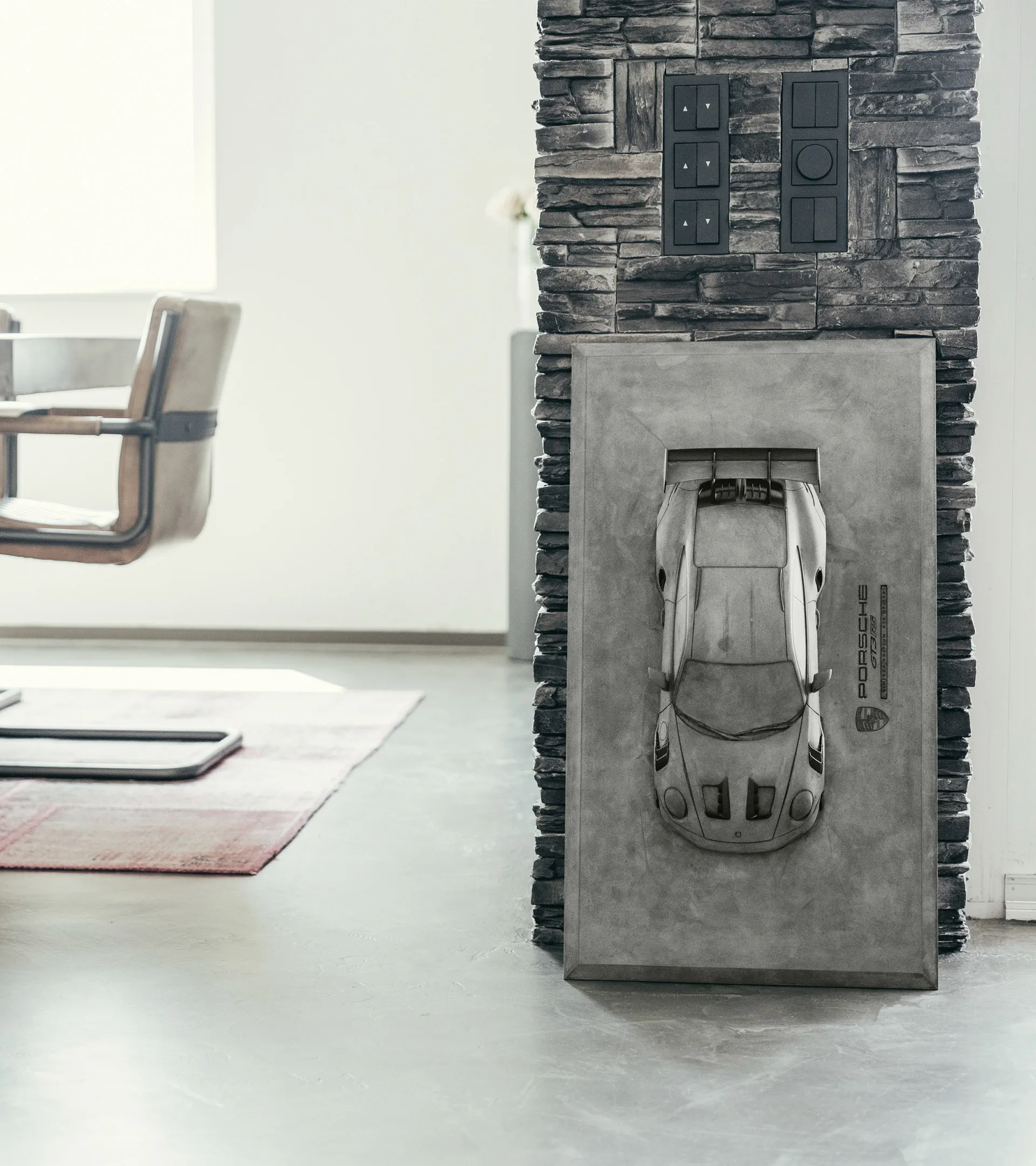 Présentoir / Display Porsche Design - Gris, Bois, Dimensions 36x36x40 Cm, Occasion Bon état