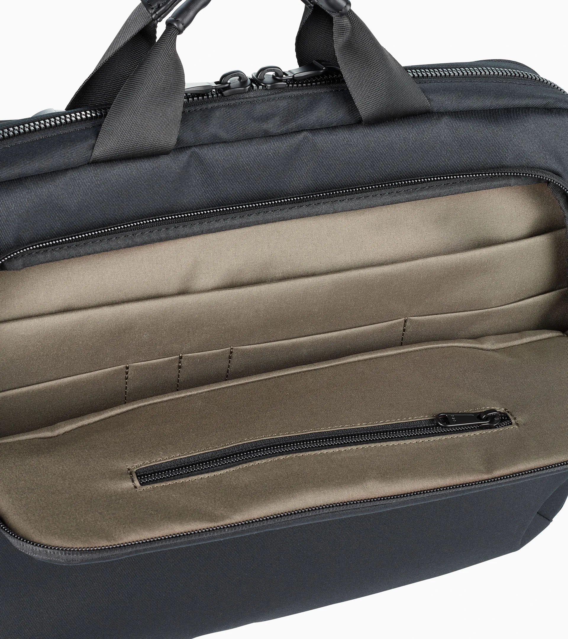 Briefcase – Essential | PORSCHE SHOP