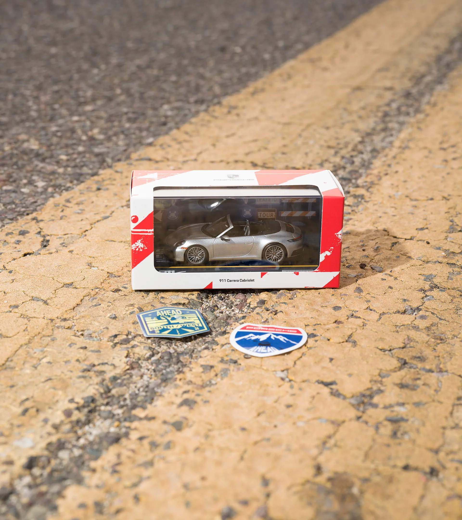 Porsche 911 Carrera ペーパーウェイト1/43 8) Porsche 911 Carrera USA 1985 White 1:43 Neo 43246 EXTREMELY
