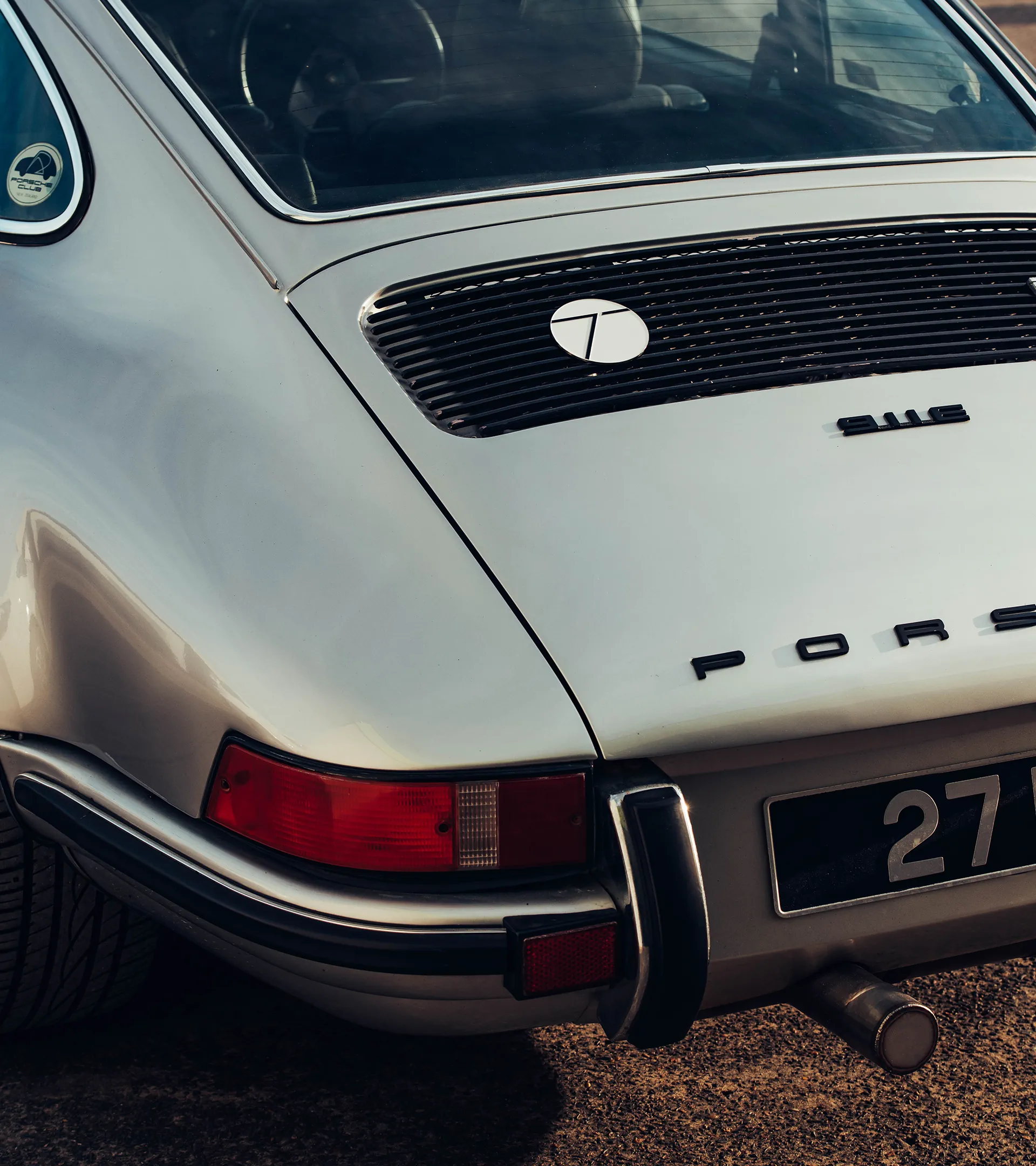 Grill badge – Type 7 | PORSCHE SHOP