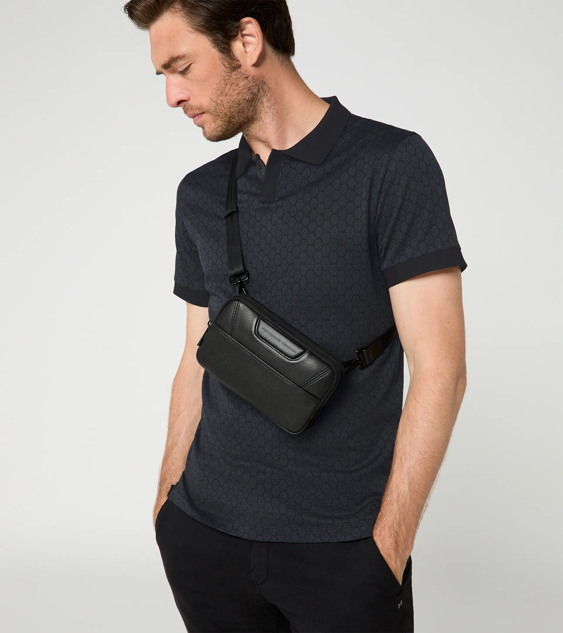 Roadster Leather Travel Pouch | PORSCHE SHOP