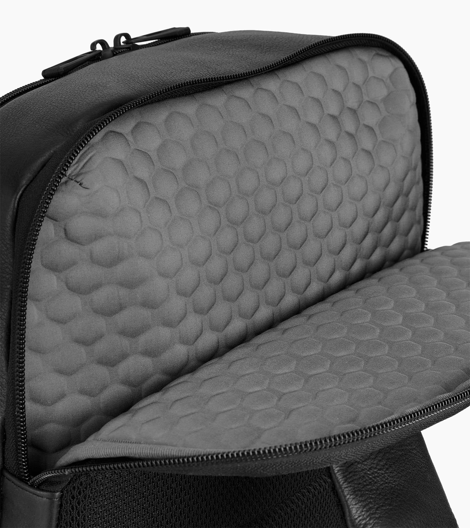 Roadster Leather Backpack L | PORSCHE SHOP
