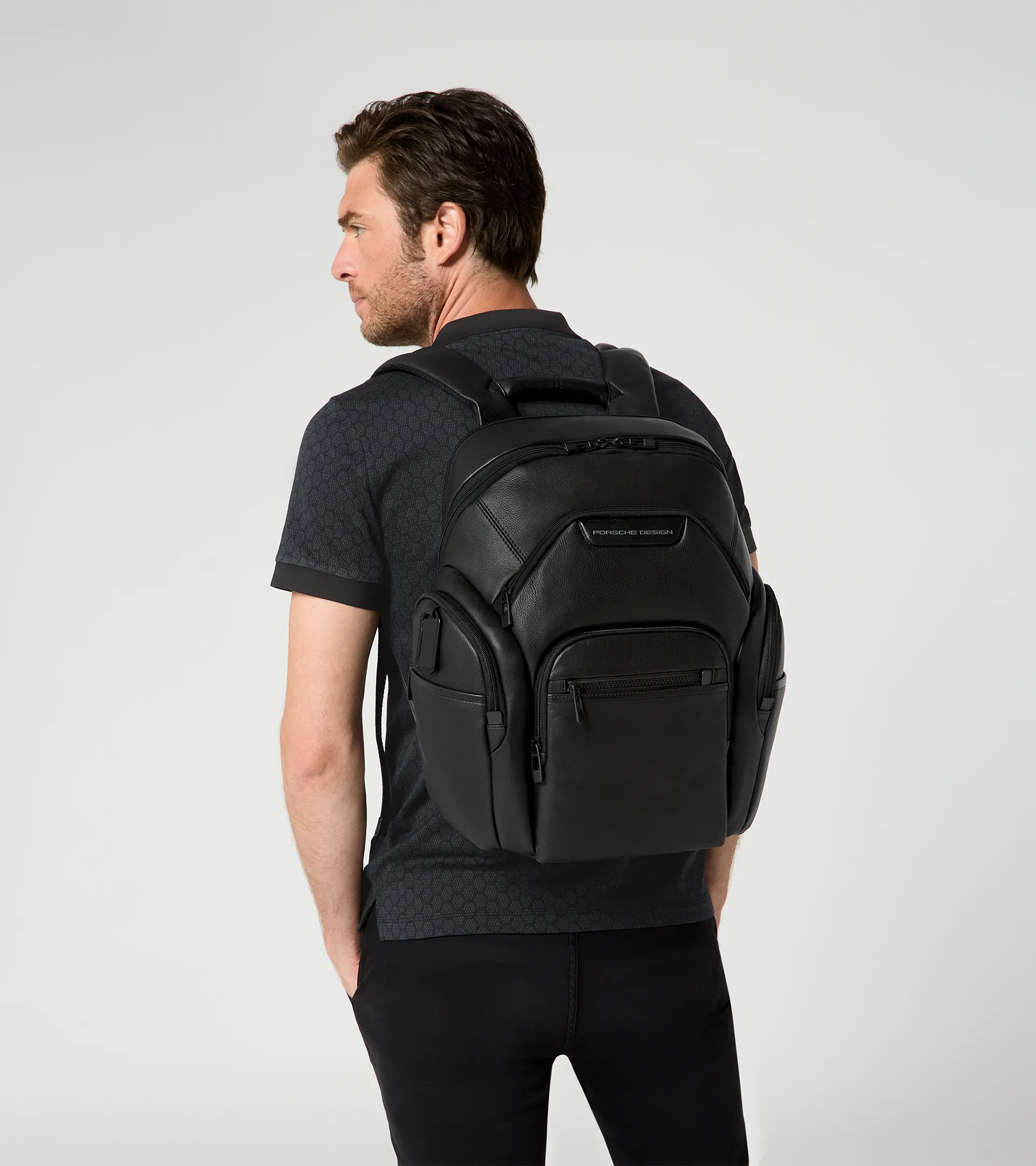 Porsche Design ビジネスバッグ ブラック Roadster Leather Backpack L | PORSCHE SHOP