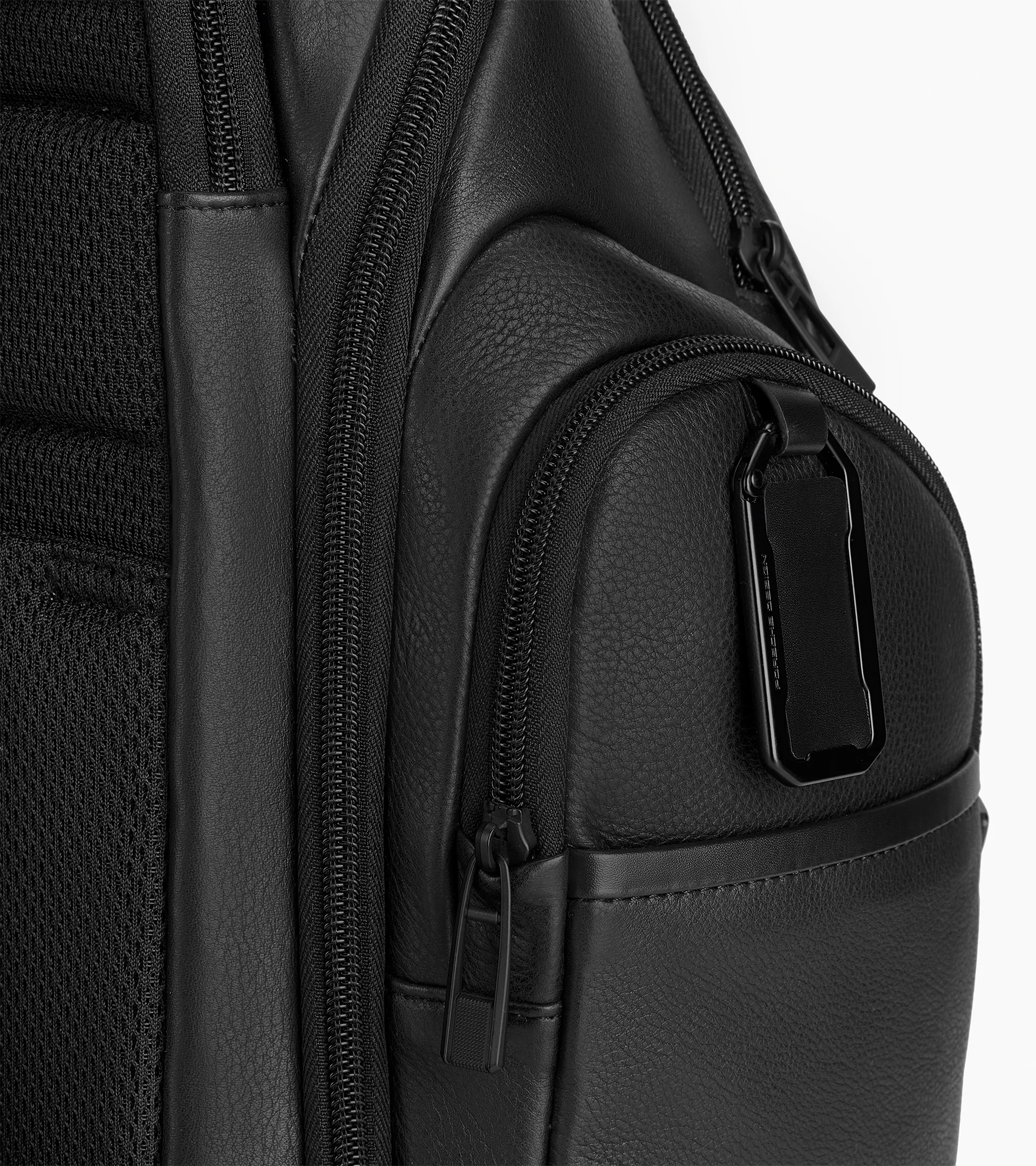 Roadster Leather Backpack L | PORSCHE SHOP