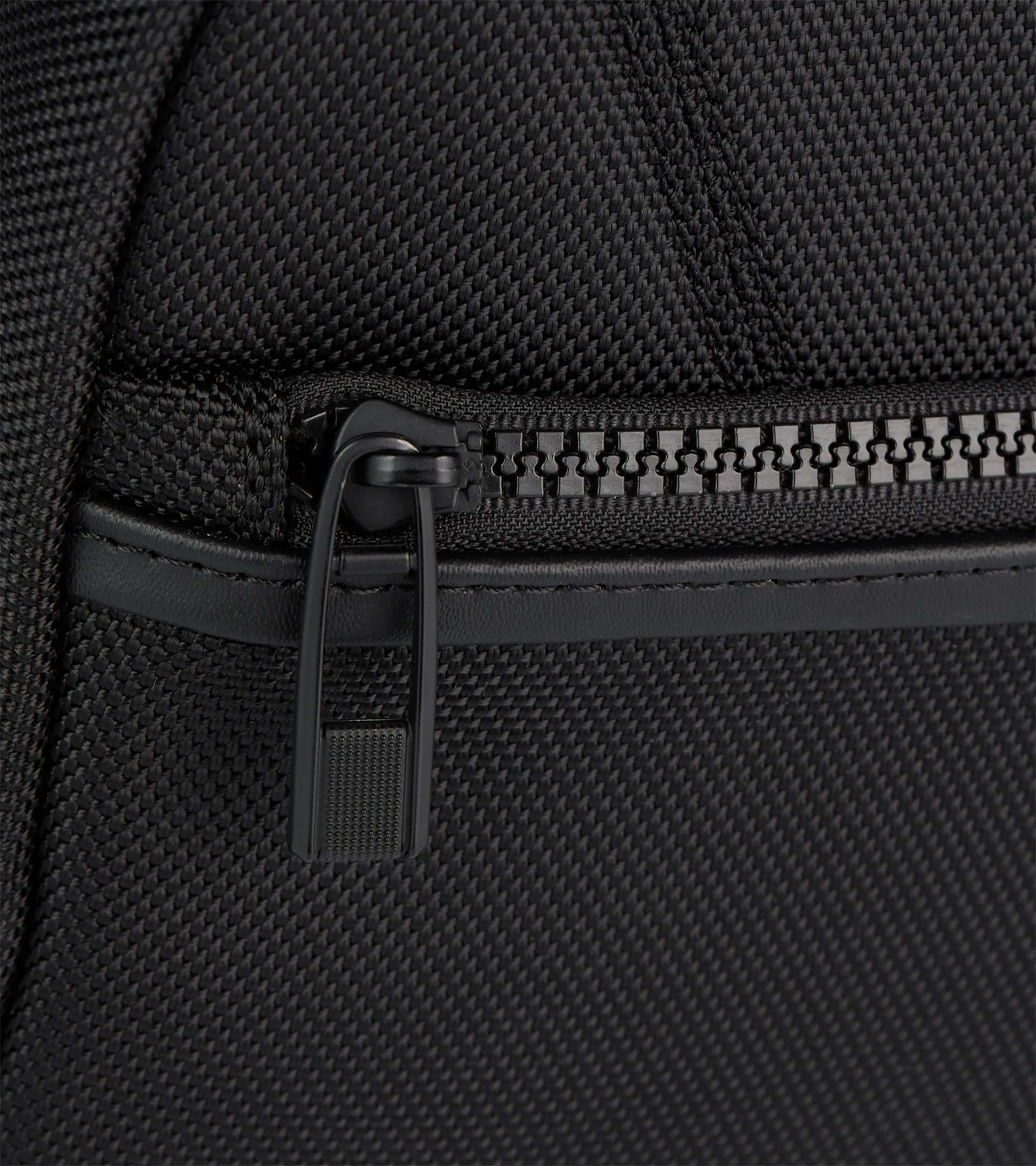 Roadster Nylon Washbag | PORSCHE SHOP