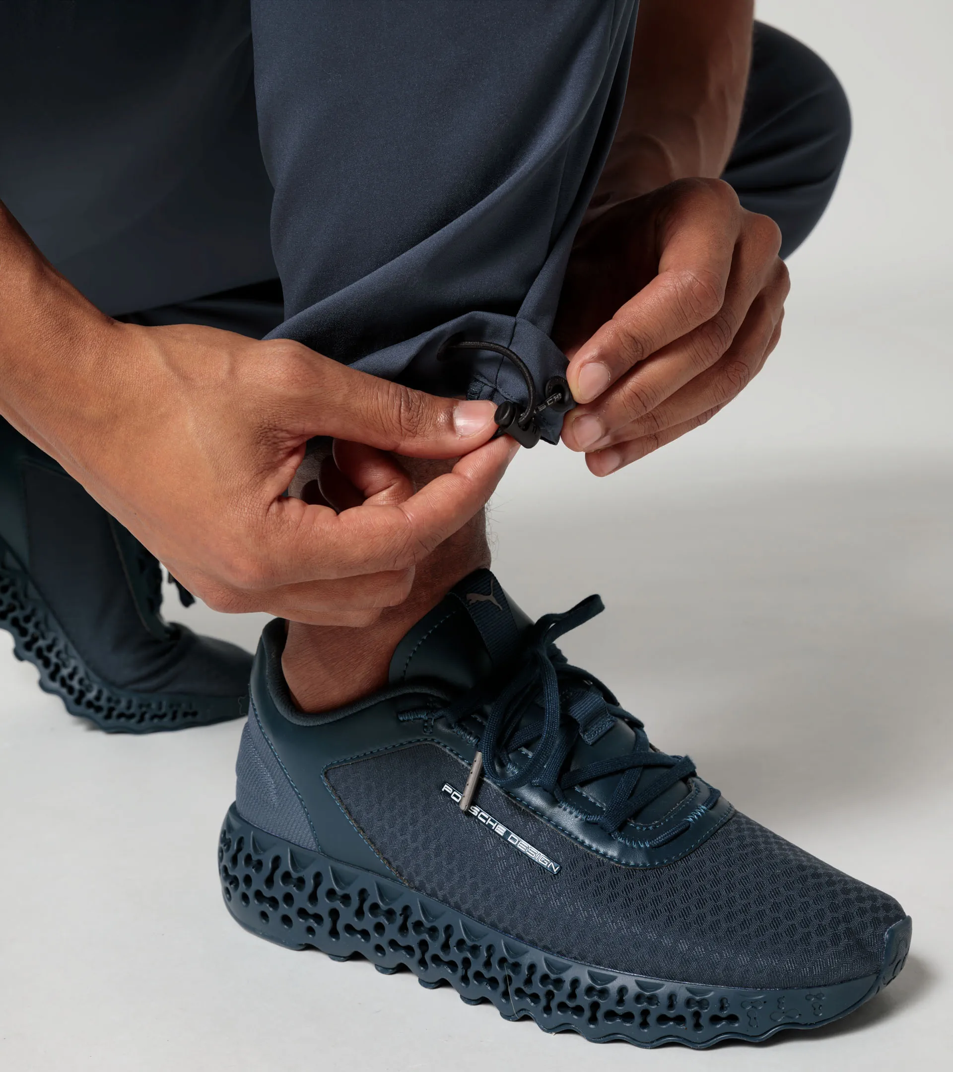 ウェア po Woven tech trousers | PORSCHE SHOP