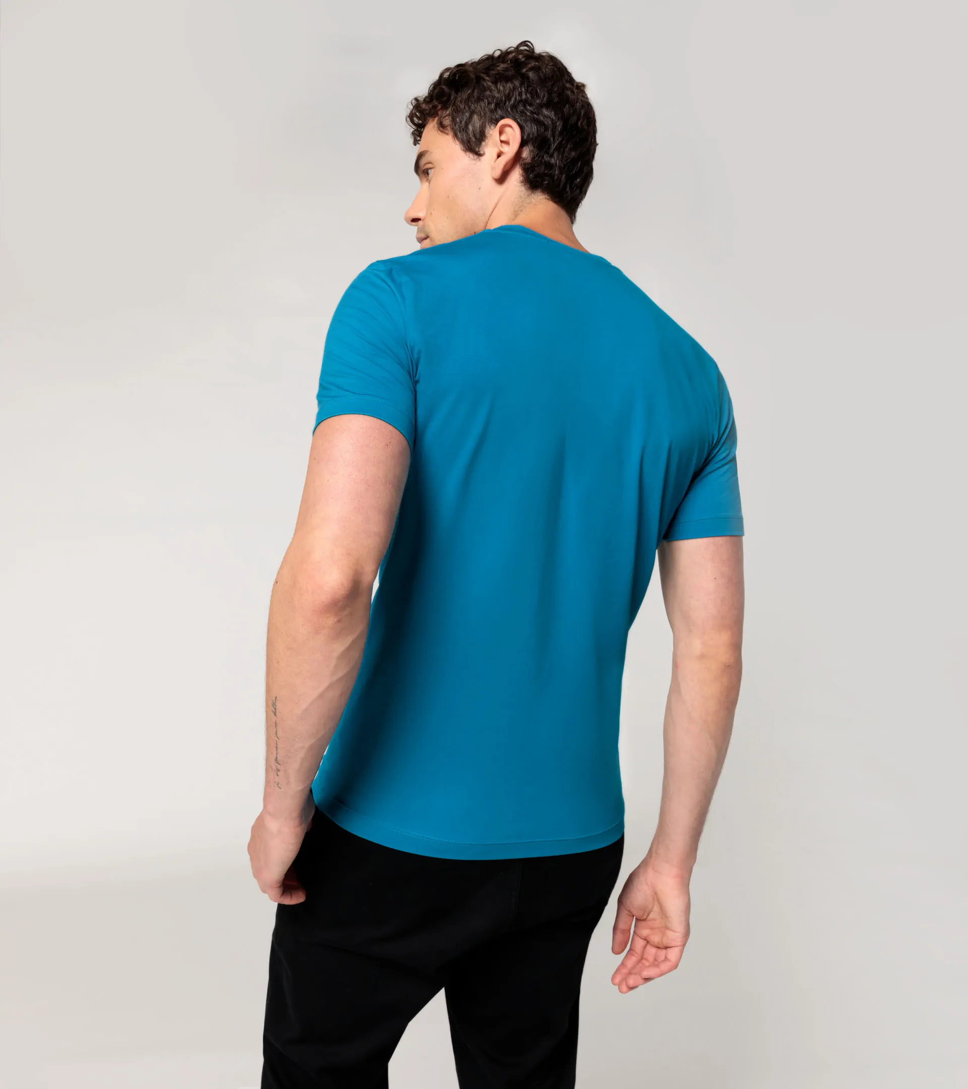 V-neck T-shirt | PORSCHE SHOP