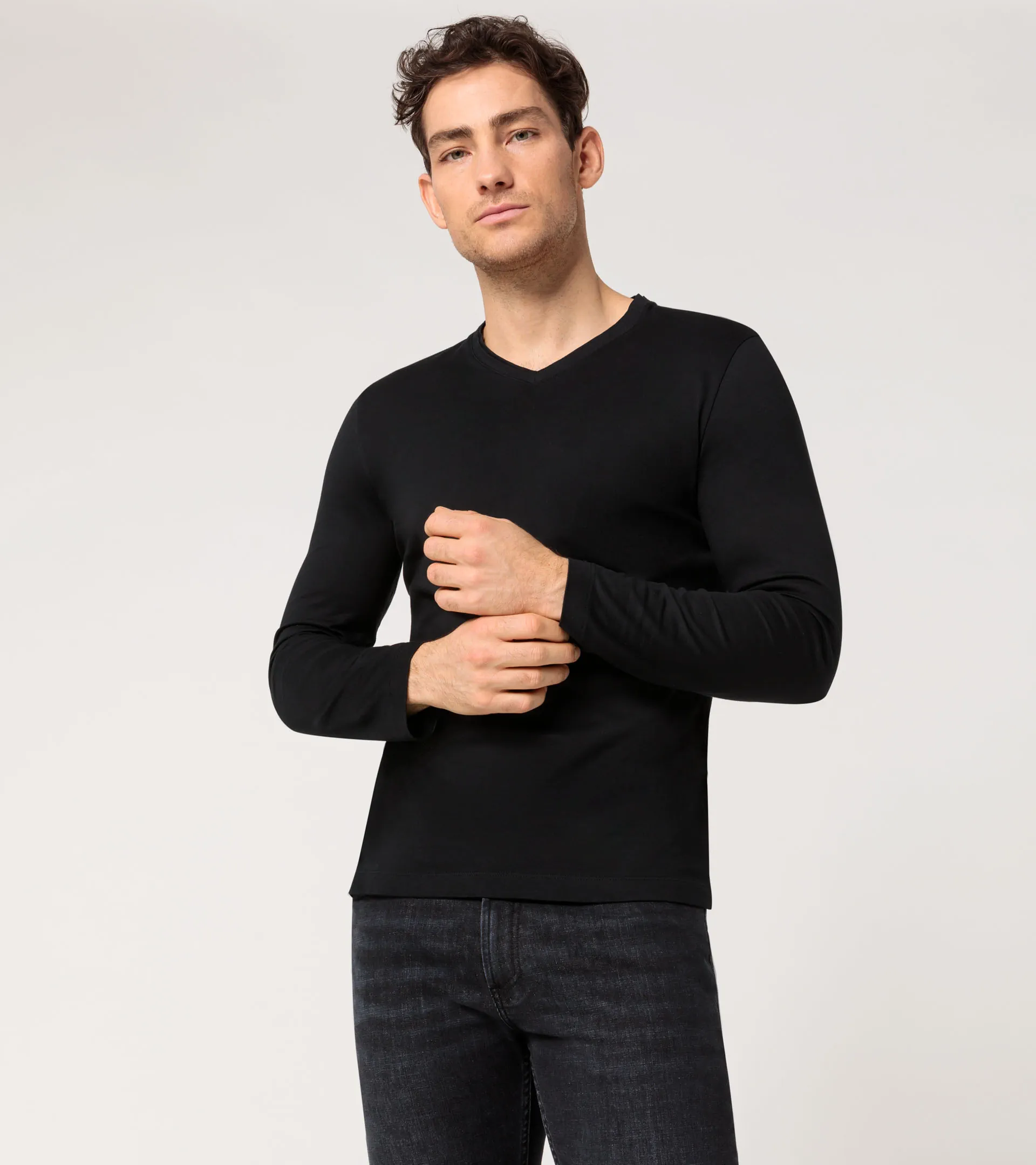Long-sleeve V-neck T-shirt | PORSCHE SHOP