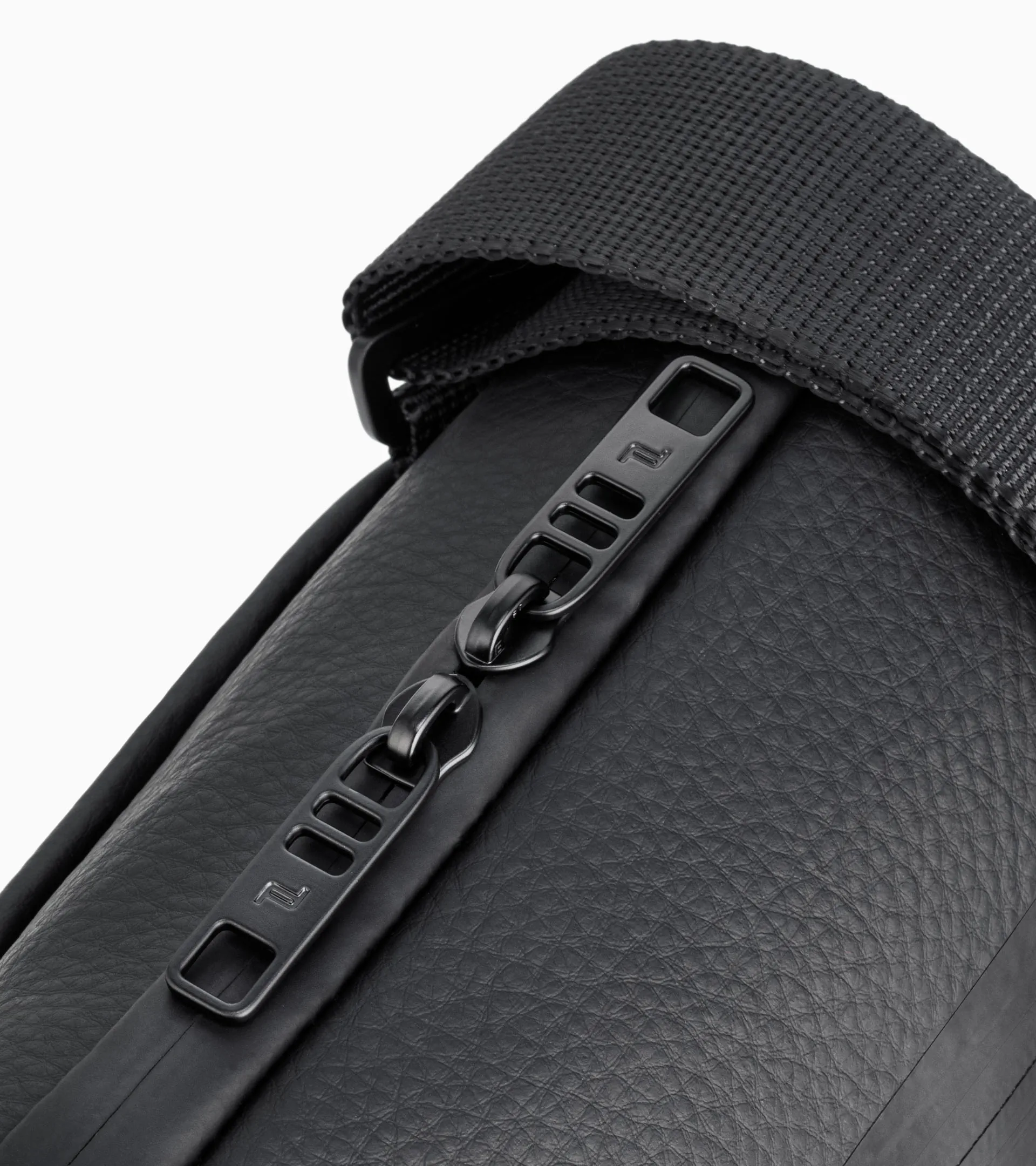 Urban Eco RL Shoulder Bag | PORSCHE SHOP