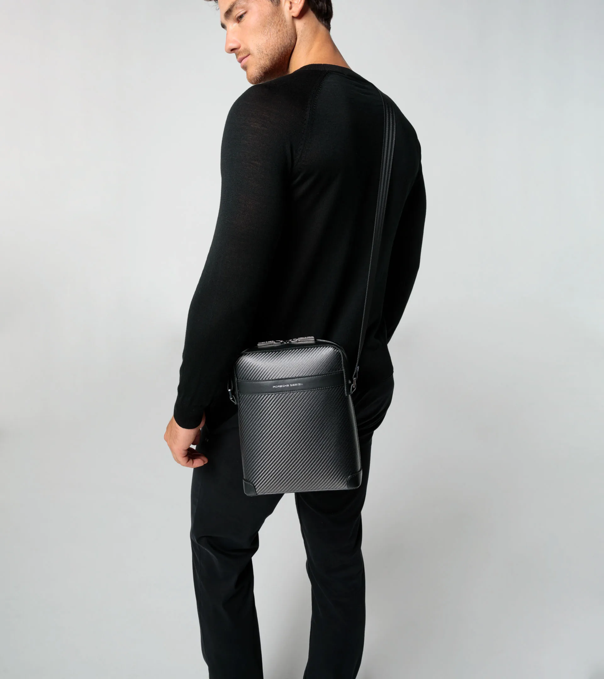Carbon Shoulder Bag S1 | PORSCHE SHOP