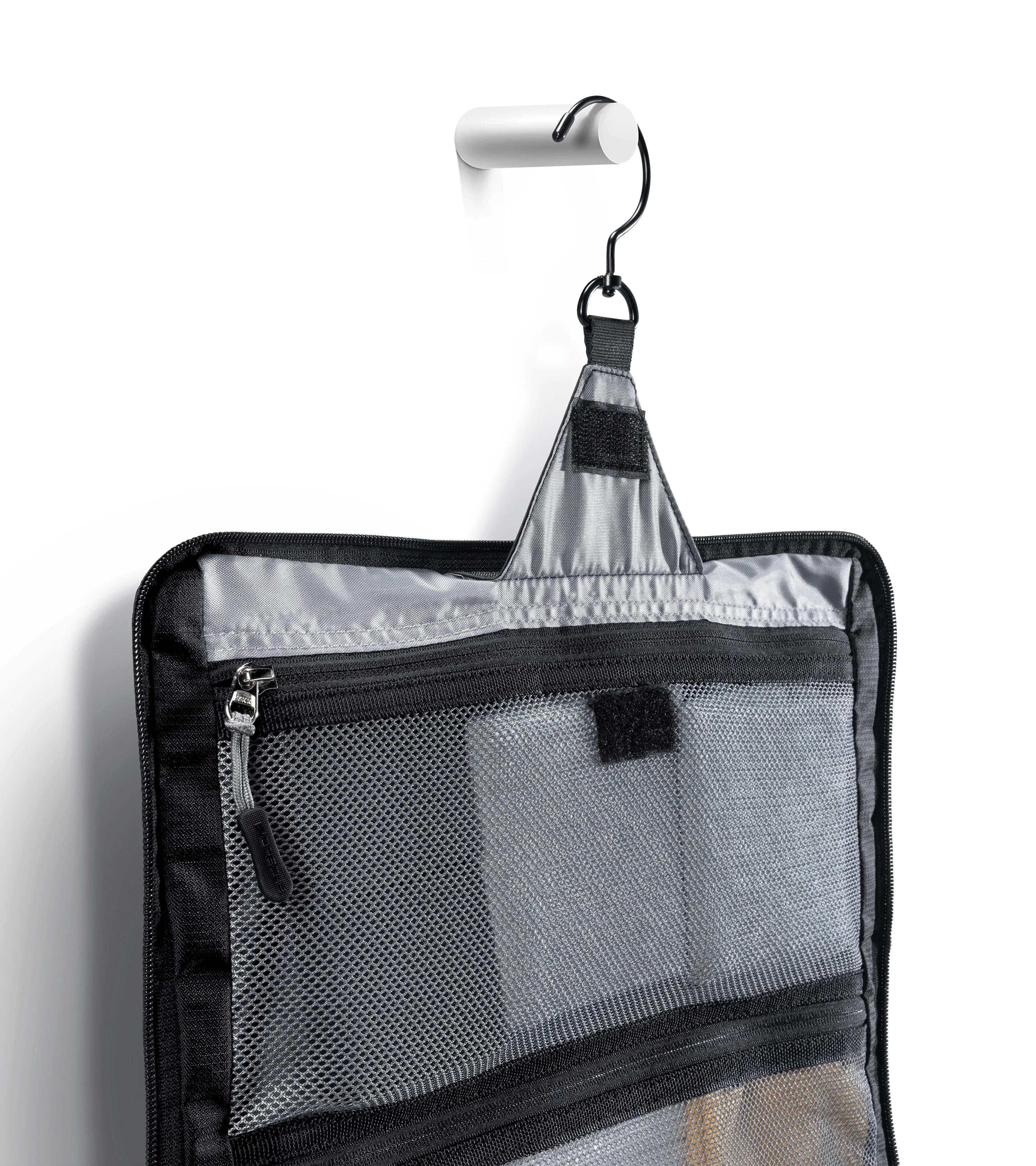 【新品未開封】ポルシェ純正 カーケアケース 洗車キット 00004400404_3723_hook.webp
