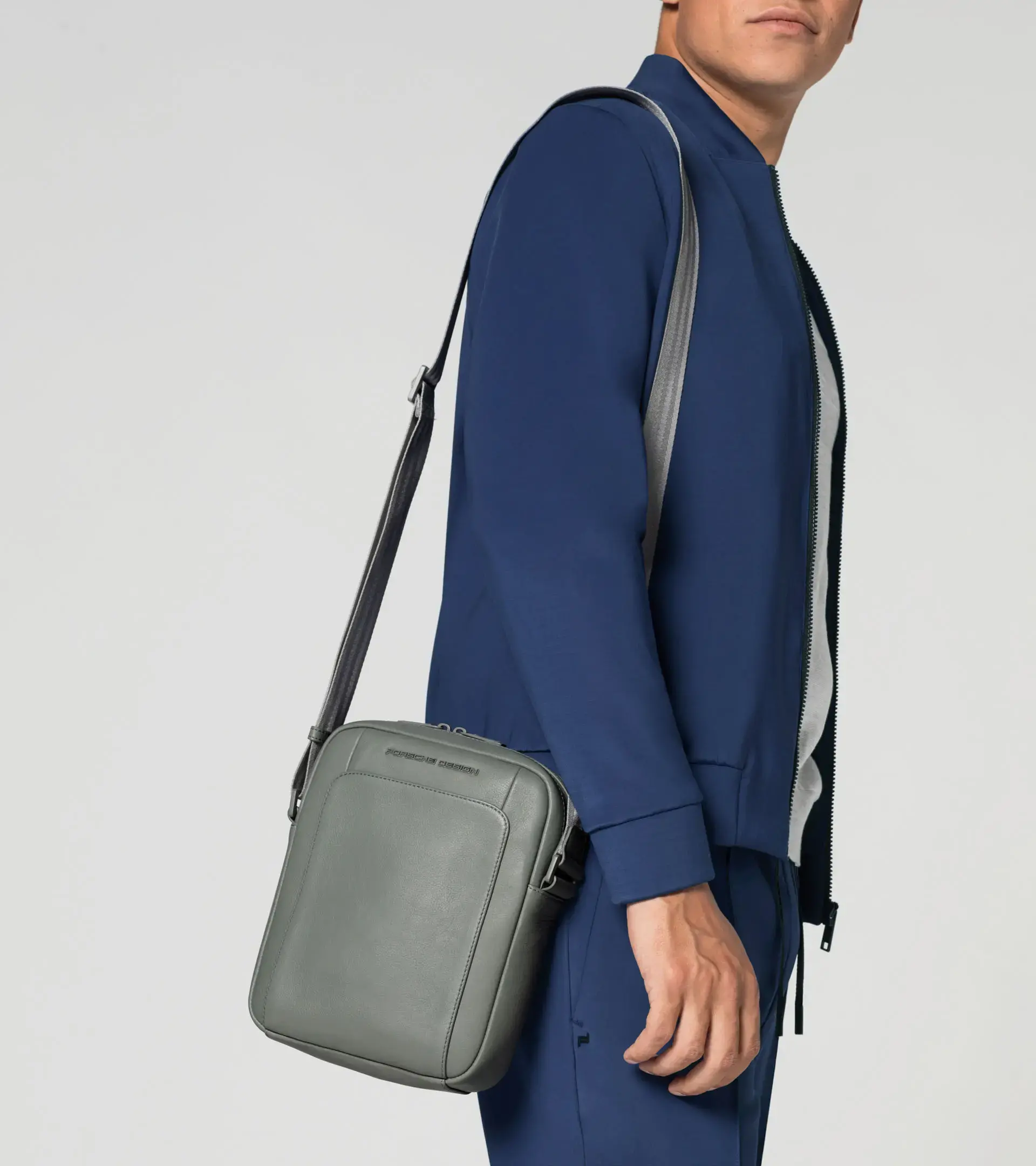 Roadster Leather Shoulderbag XS | PORSCHE SHOP