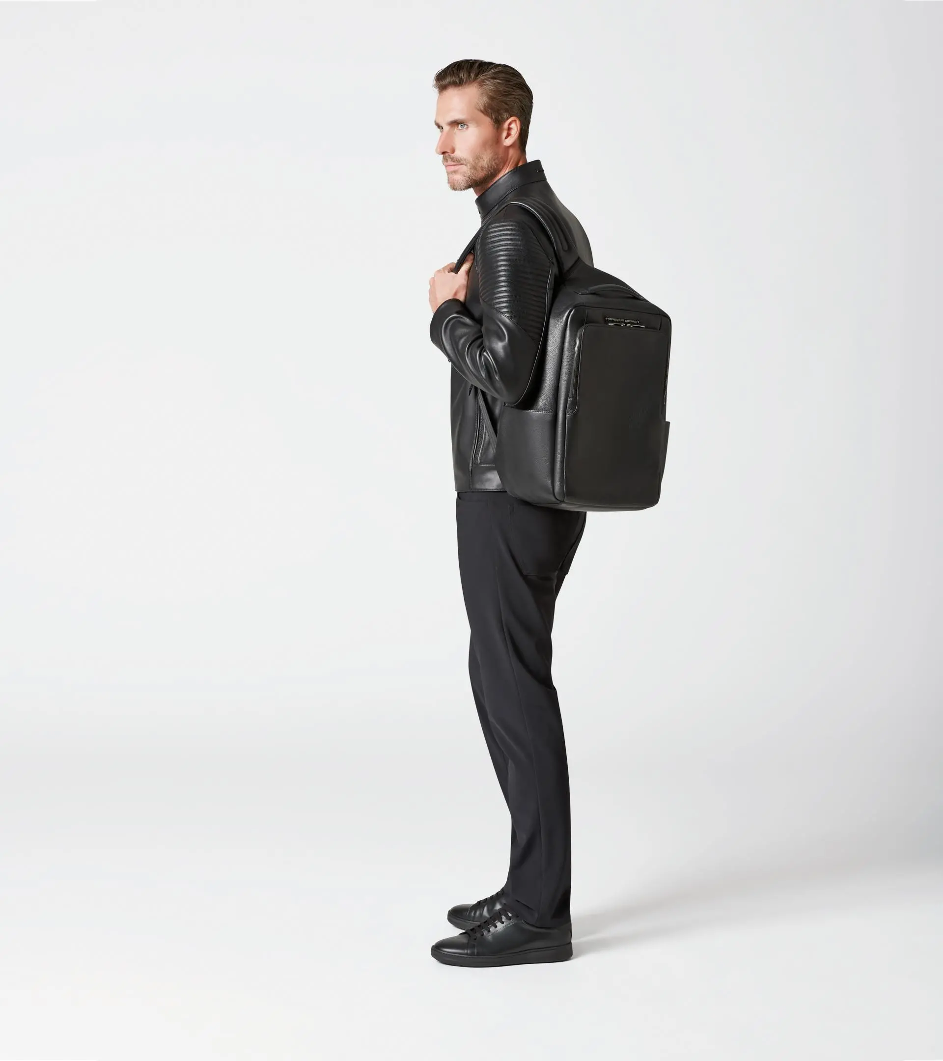 Roadster Leather Backpack M | PORSCHE SHOP