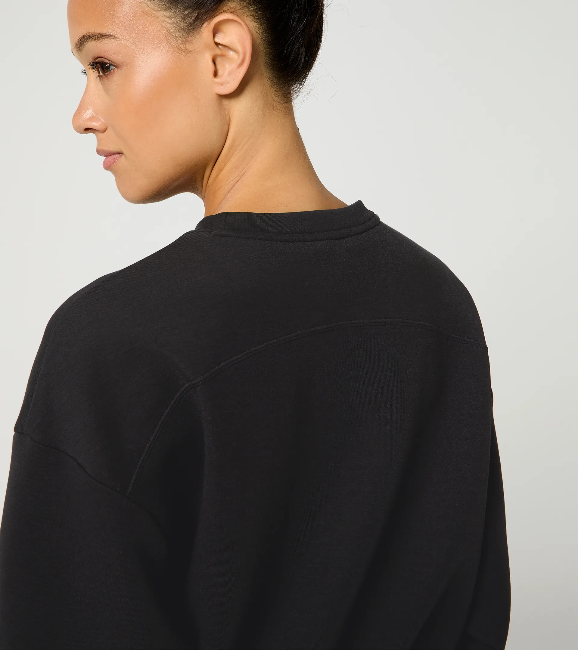 Crew-neck jumper – Porsche Cayenne Electric Lifestyle | PORSCHE SHOP