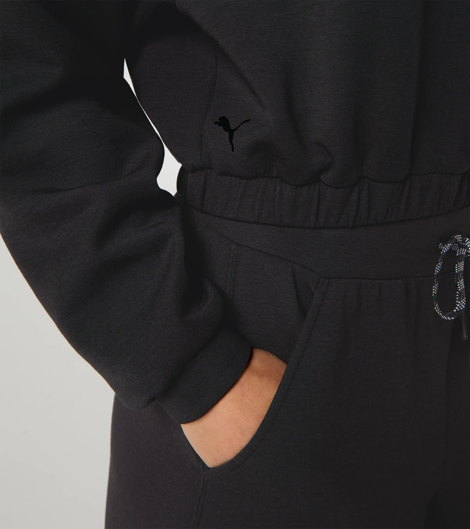Crew-neck jumper – Porsche Cayenne Electric Lifestyle | PORSCHE SHOP