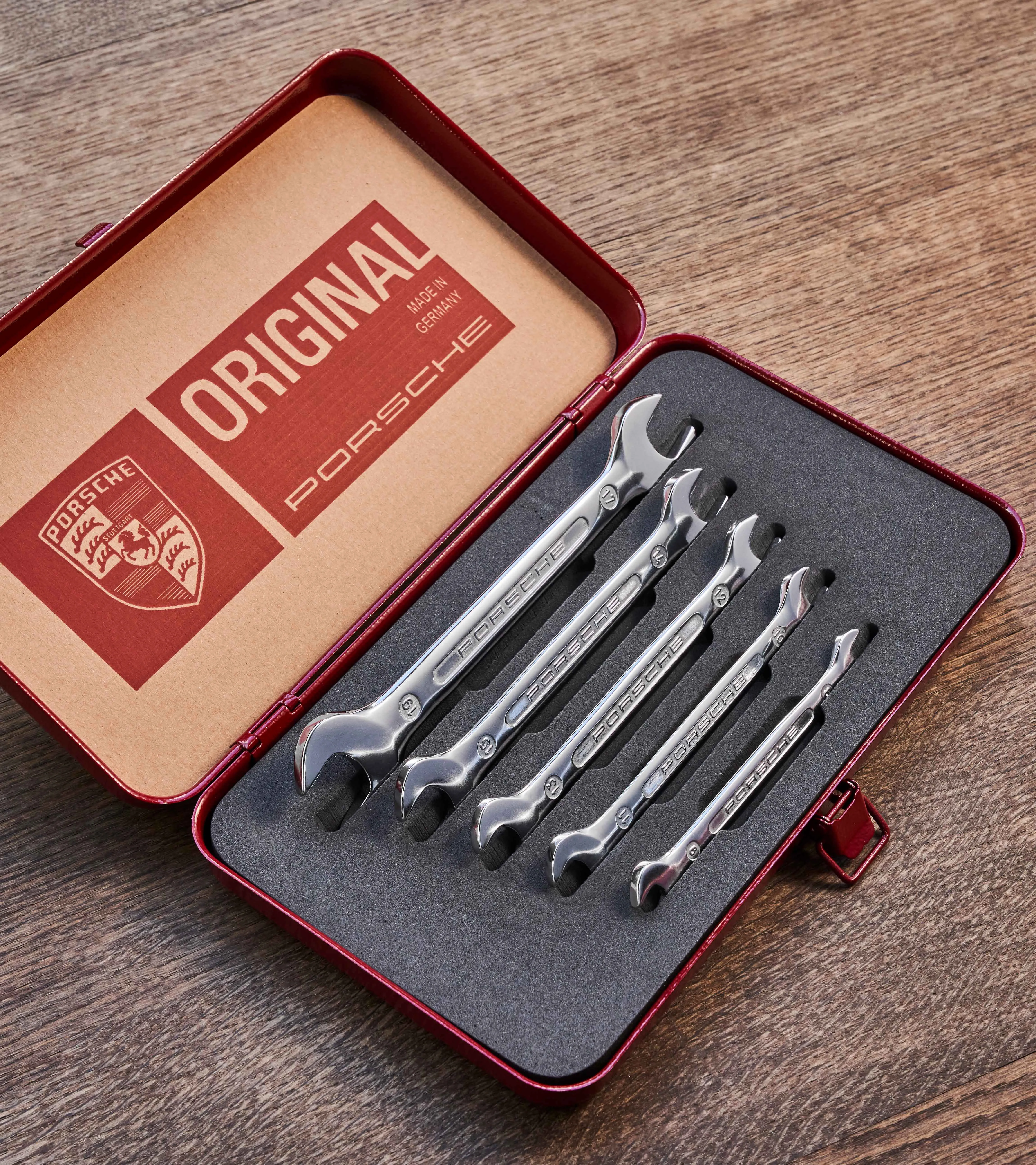 Porsche car care for your Porsche | PORSCHE SHOP