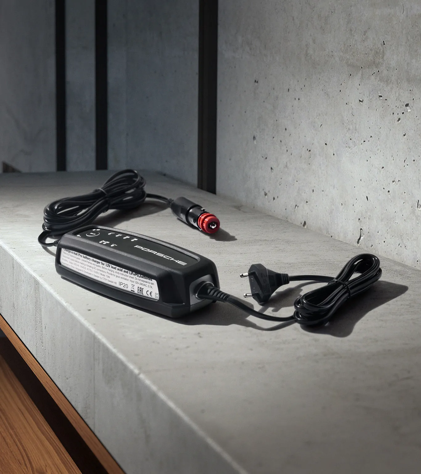 Porsche Charge-o-mat Pro 12Vバッテリーチャージャー Porsche Charge-o-mat Pro | SKLEP PORSCHE