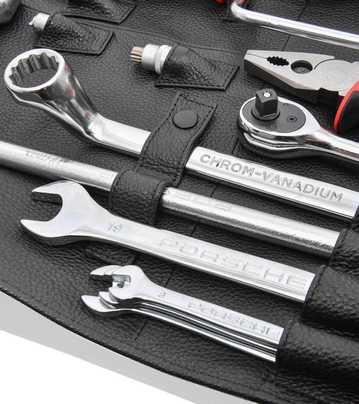Porsche car care for your Porsche | PORSCHE SHOP