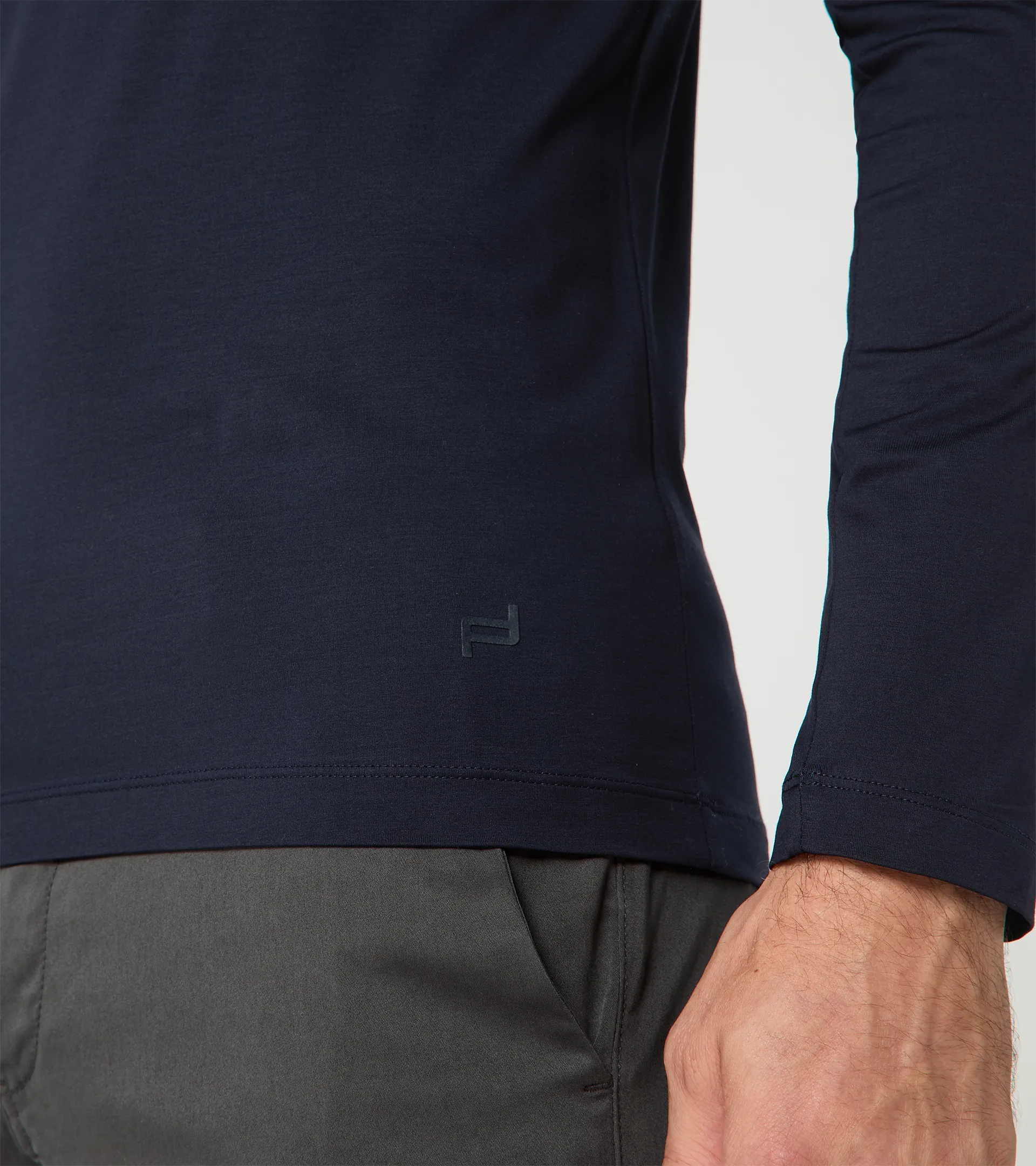 Long-sleeve V-neck Shirt | PORSCHE SHOP